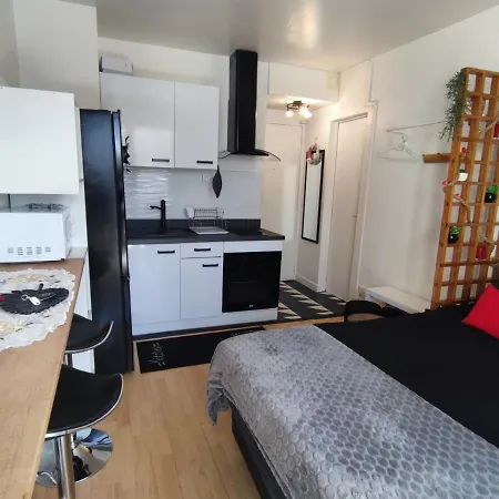 Charmant Studio 公寓