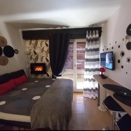 公寓 Charmant Studio 雅芳