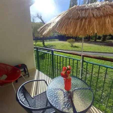 公寓 Charmant Studio 雅芳