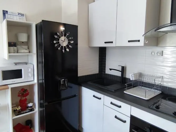 아파트 Charmant Studio 에이번